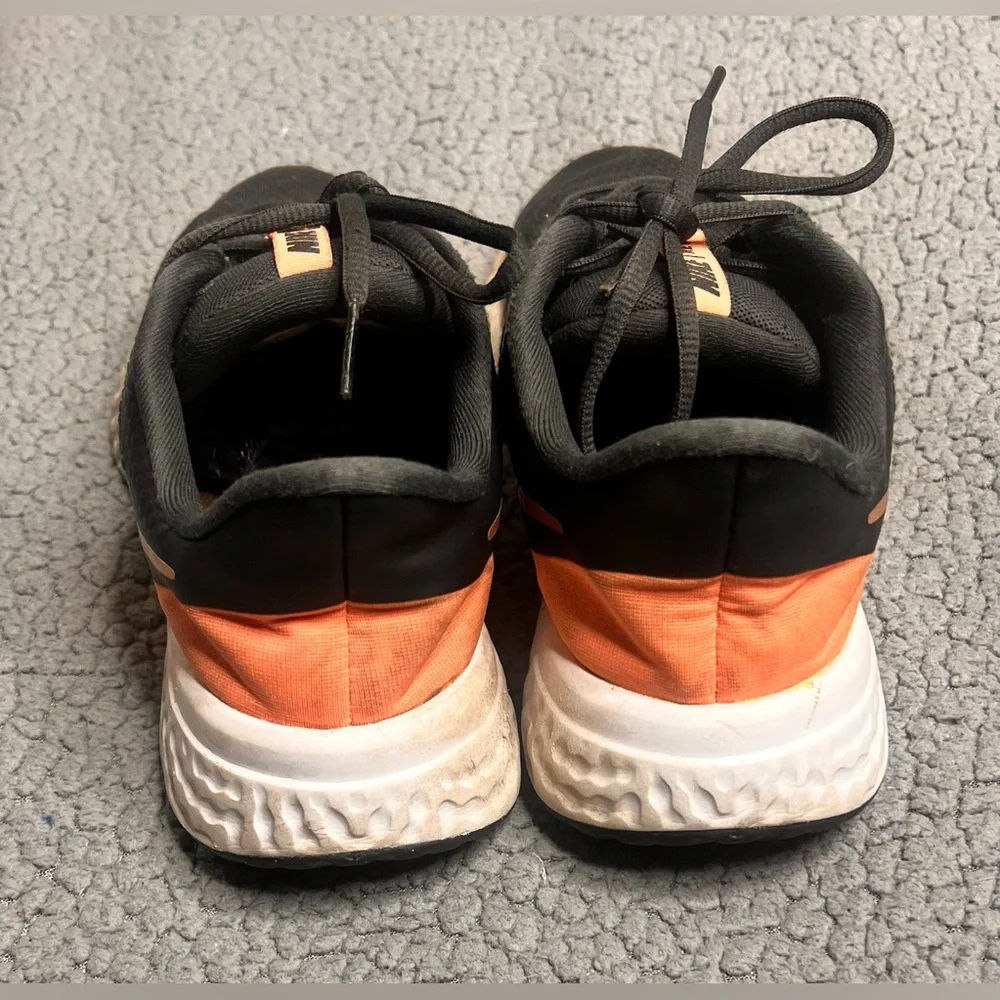 Nike Revolution‎ Running Sneakers Black And Rose Gold Youth Big Girls Size 7